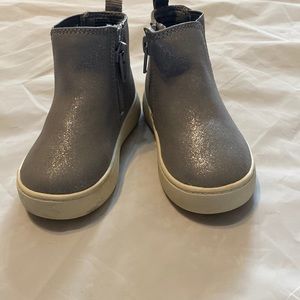 Cat & Jack little kid size 5 sparkly booties